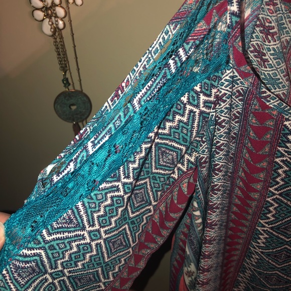 Cold shoulder - Picture 2 of 4